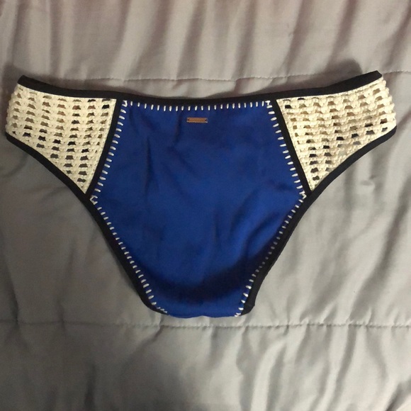 Bikini Bottom - Picture 3 of 3